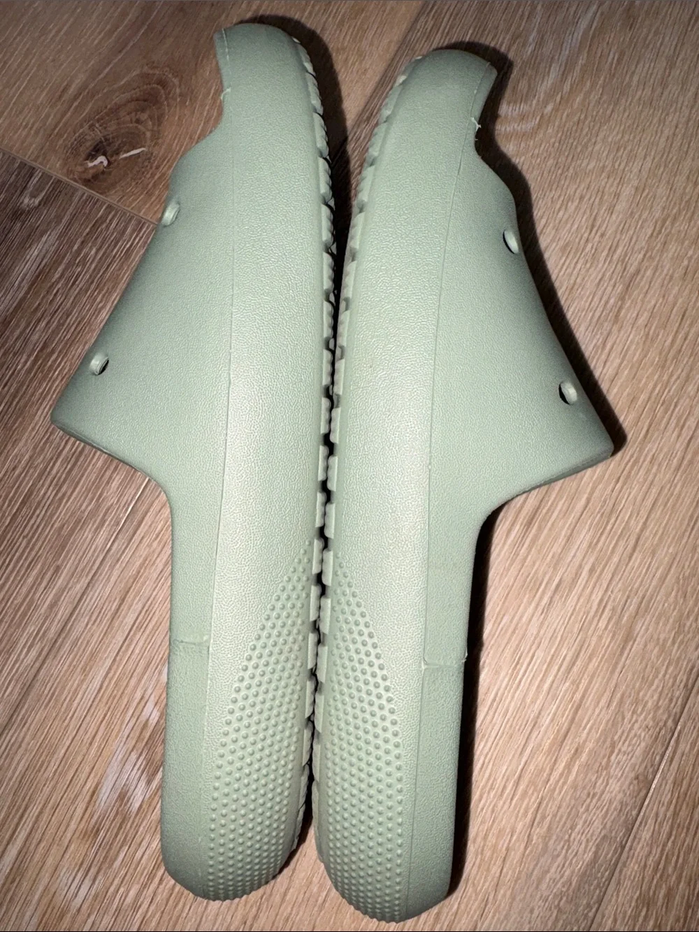GREEN SIZE 8 WOMEN’S CROCS, SLIDES SANDALS NEW NO TAGS